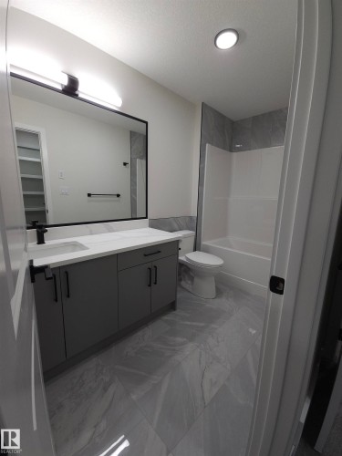 131 Pierwyck Loop, Spruce Grove, AB - Indoor Photo Showing Bathroom