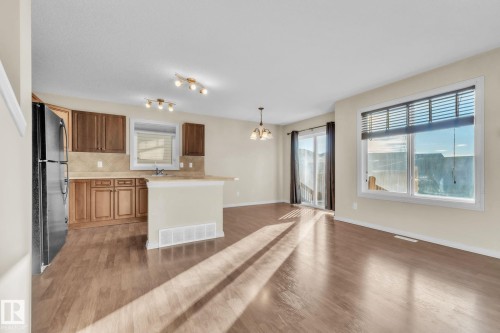 140 Calvert Wynd, Fort Saskatchewan, AB - Indoor Photo Showing Kitchen