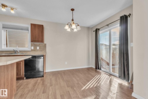 140 Calvert Wynd, Fort Saskatchewan, AB - Indoor Photo Showing Kitchen