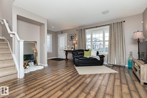 1117 Chappelle Boulevard, Edmonton, AB - Indoor Photo Showing Living Room