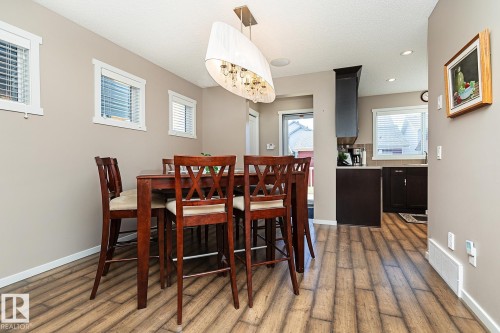 1117 Chappelle Boulevard, Edmonton, AB - Indoor Photo Showing Dining Room