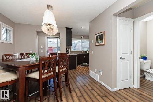 1117 Chappelle Boulevard, Edmonton, AB - Indoor Photo Showing Dining Room