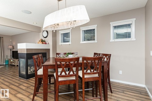 1117 Chappelle Boulevard, Edmonton, AB - Indoor Photo Showing Dining Room
