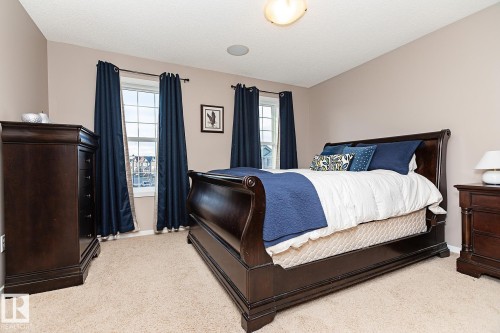 1117 Chappelle Boulevard, Edmonton, AB - Indoor Photo Showing Bedroom
