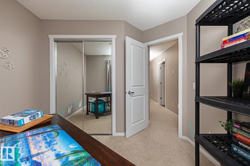 1117 Chappelle Boulevard, Edmonton, AB - Indoor