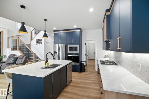 50 Grassview Crescent, Spruce Grove, AB - Indoor Photo Showing Kitchen With Stainless Steel Kitchen With Double Sink With Upgraded Kitchen