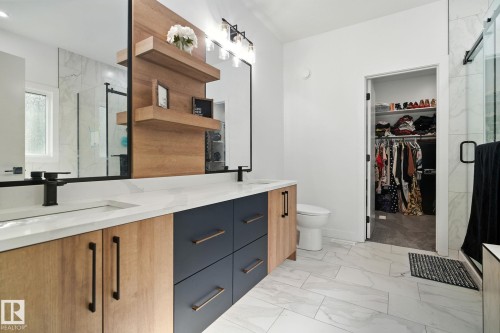 50 Grassview Crescent, Spruce Grove, AB - Indoor Photo Showing Bathroom