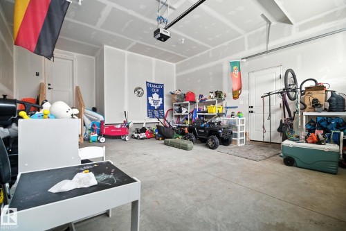 50 Grassview Crescent, Spruce Grove, AB - Indoor Photo Showing Garage