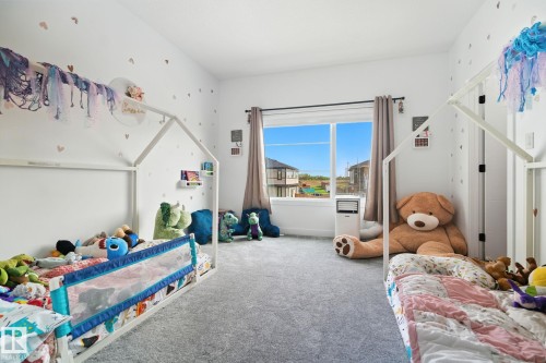 50 Grassview Crescent, Spruce Grove, AB - Indoor Photo Showing Bedroom