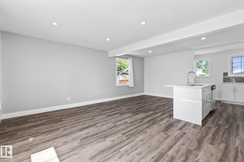 11420 112 Avenue, Edmonton, AB - Indoor