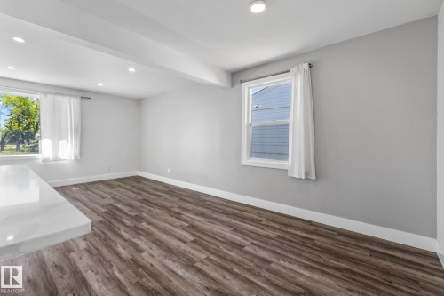 11420 112 Avenue, Edmonton, AB - Indoor Photo Showing Other Room