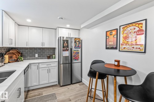 11420 112 Avenue, Edmonton, AB - Indoor