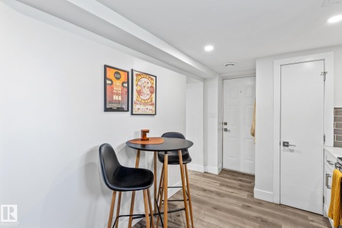 11420 112 Avenue, Edmonton, AB - Indoor