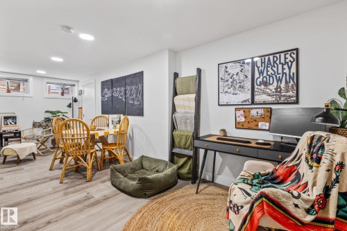 11420 112 Avenue, Edmonton, AB - Indoor