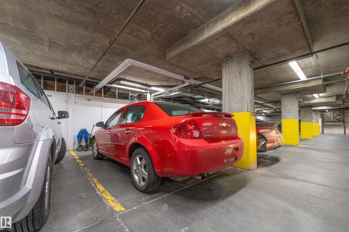 419 12408 15 Avenue, Edmonton, AB - Indoor Photo Showing Garage