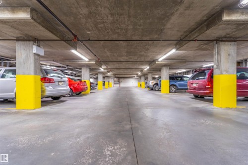 419 12408 15 Avenue, Edmonton, AB - Indoor Photo Showing Garage