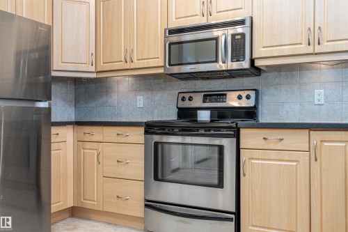 419 12408 15 Avenue, Edmonton, AB - Indoor Photo Showing Kitchen