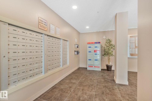 317 270 Mcconachie Drive, Edmonton, AB - Indoor Photo Showing Other Room