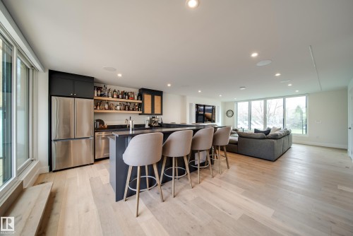 9651 96A Street, Edmonton, AB - Indoor