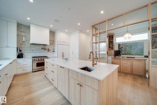 9651 96A Street, Edmonton, AB - Indoor Photo Showing Kitchen With Upgraded Kitchen