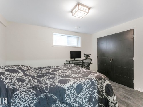 20115 46 Avenue, Edmonton, AB - Indoor Photo Showing Bedroom
