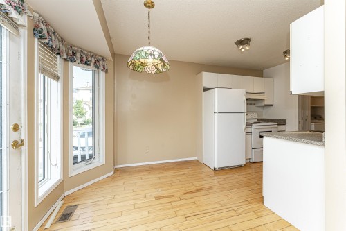 66 13320 124 Street Nw, Edmonton, AB - Indoor Photo Showing Kitchen