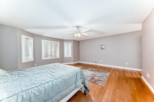 13608 160 Avenue, Edmonton, AB - Indoor Photo Showing Bedroom
