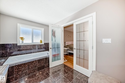 13608 160 Avenue, Edmonton, AB - Indoor