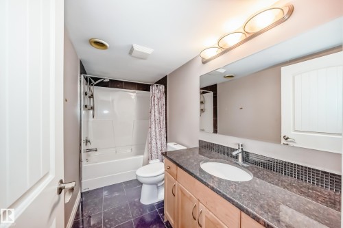 13608 160 Avenue, Edmonton, AB - Indoor Photo Showing Bathroom