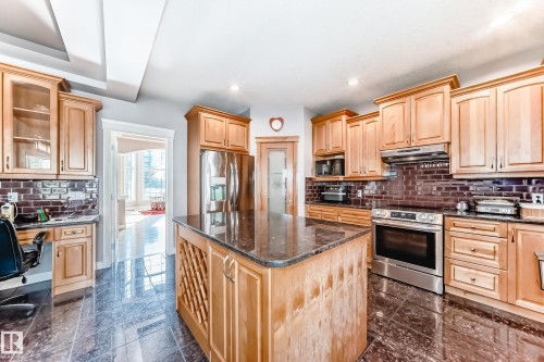 13608 160 Avenue, Edmonton, AB - Indoor Photo Showing Kitchen