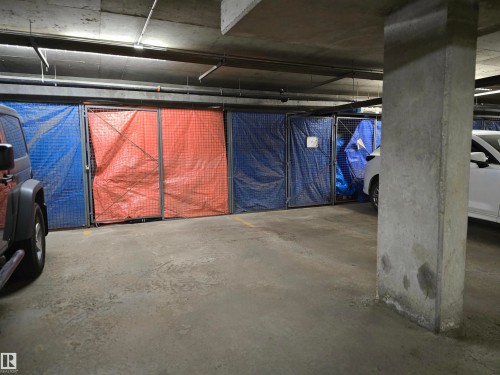 106 10531 117 Street, Edmonton, AB - Indoor Photo Showing Garage