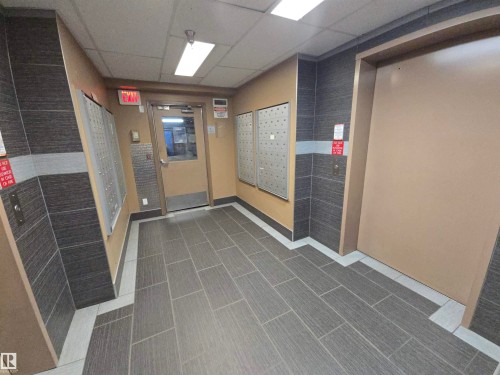 106 10531 117 Street, Edmonton, AB - Indoor