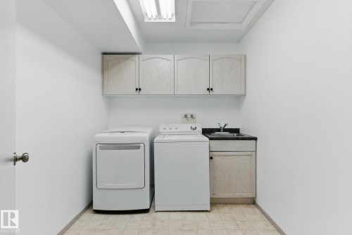 9971 178 Avenue, Edmonton, AB - Indoor Photo Showing Laundry Room