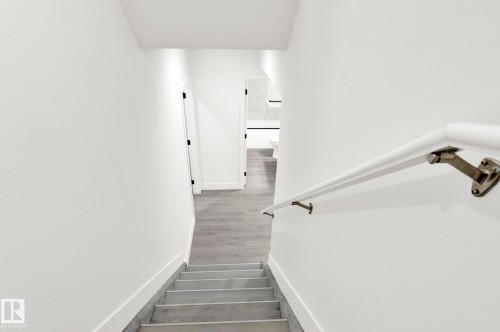 3118 Kostash Green, Edmonton, AB - Indoor Photo Showing Other Room