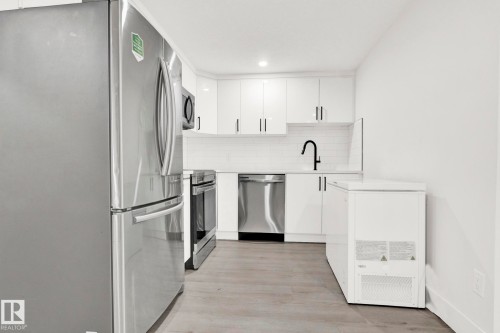 3118 Kostash Green, Edmonton, AB - Indoor Photo Showing Kitchen With Stainless Steel Kitchen