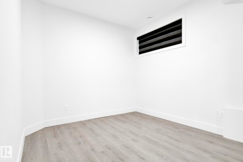 3118 Kostash Green, Edmonton, AB - Indoor Photo Showing Other Room