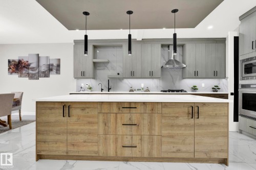 3118 Kostash Green, Edmonton, AB - Indoor Photo Showing Kitchen With Upgraded Kitchen