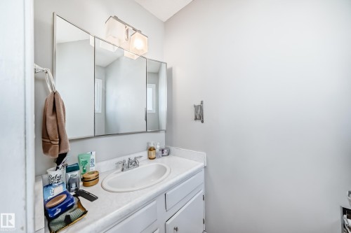 17005 100 Street, Edmonton, AB - Indoor Photo Showing Bathroom