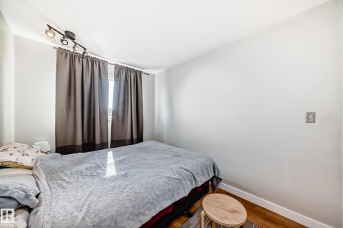 17005 100 Street, Edmonton, AB - Indoor Photo Showing Bedroom