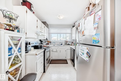 17005 100 Street, Edmonton, AB - Indoor Photo Showing Laundry Room