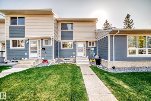 17005 100 Street, Edmonton, AB - Outdoor
