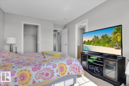 745 Eagleson Crescent, Edmonton, AB - Indoor Photo Showing Bedroom