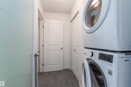 46 3305 Orchards Link Link, Edmonton, AB - Indoor Photo Showing Laundry Room