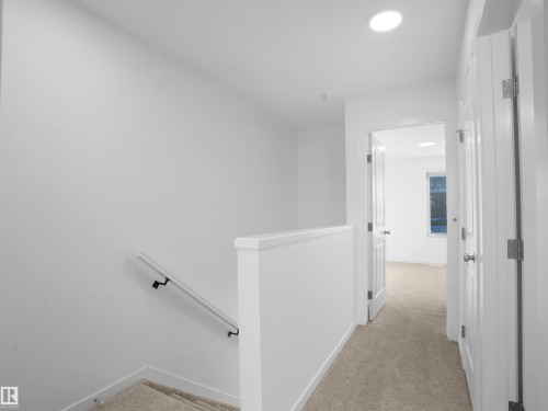 33 1009 Cy Becker Road, Edmonton, AB - Indoor Photo Showing Other Room