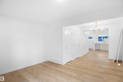 94 1430 Aster Way, Edmonton, AB - Indoor Photo Showing Other Room