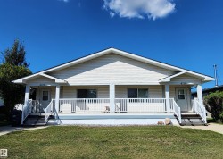 4718 49 Avenue  St. Paul Town, AB T0A 3A4