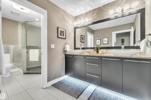 4727 Woolsey Common, Edmonton, AB - Indoor Photo Showing Bathroom