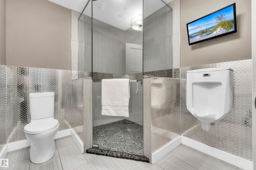 4727 Woolsey Common, Edmonton, AB - Indoor Photo Showing Bathroom