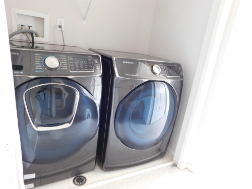 26 1295 Carter Crest Road, Edmonton, AB - Indoor Photo Showing Laundry Room