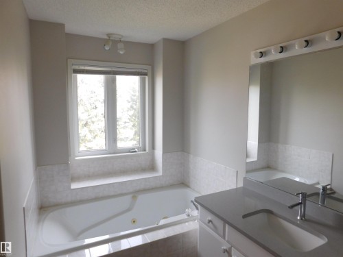 26 1295 Carter Crest Road, Edmonton, AB - Indoor Photo Showing Bathroom